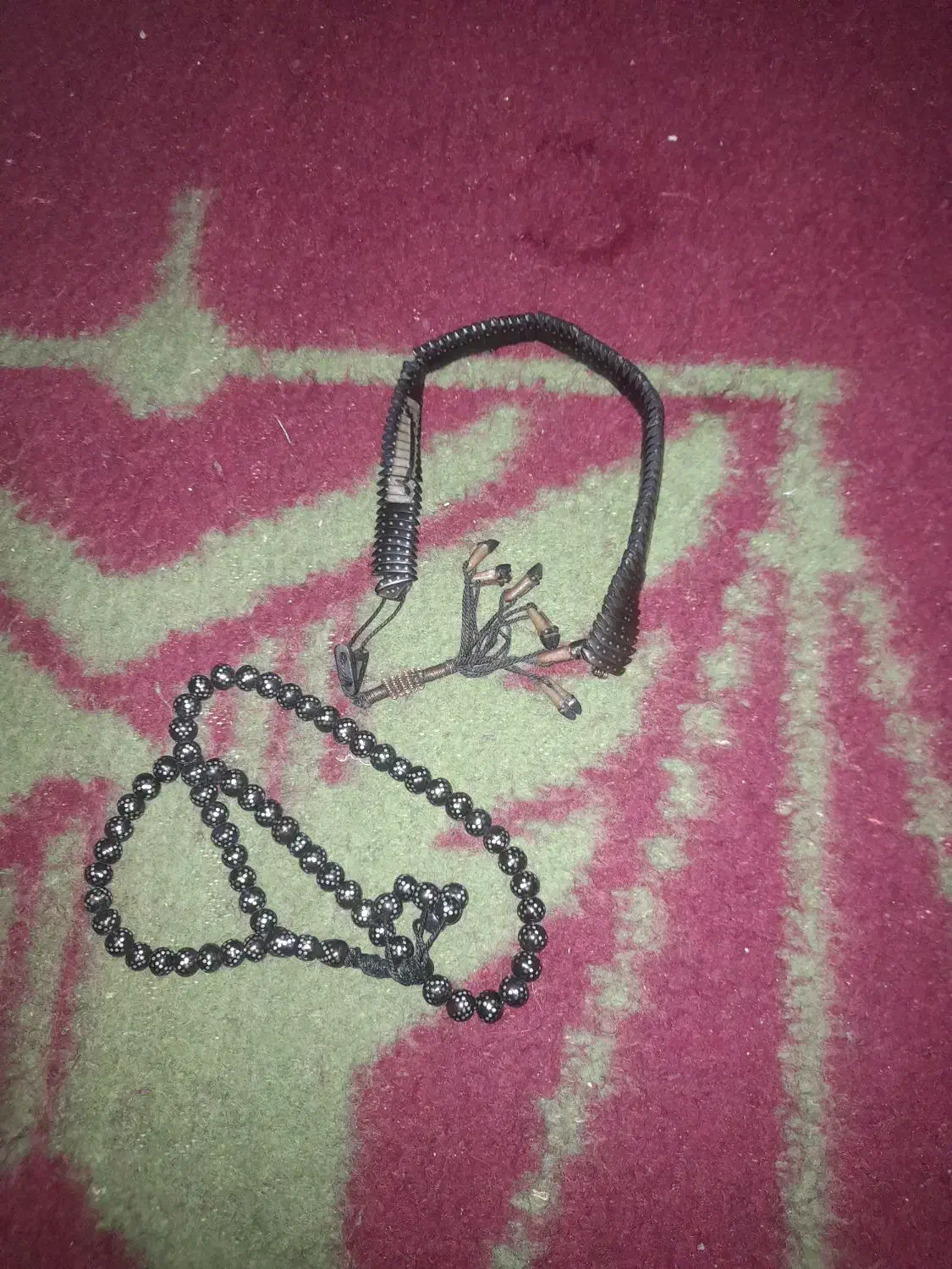 تسبیح دانه خرماه|جواهرات|شیروان (خراسان), |دیوار