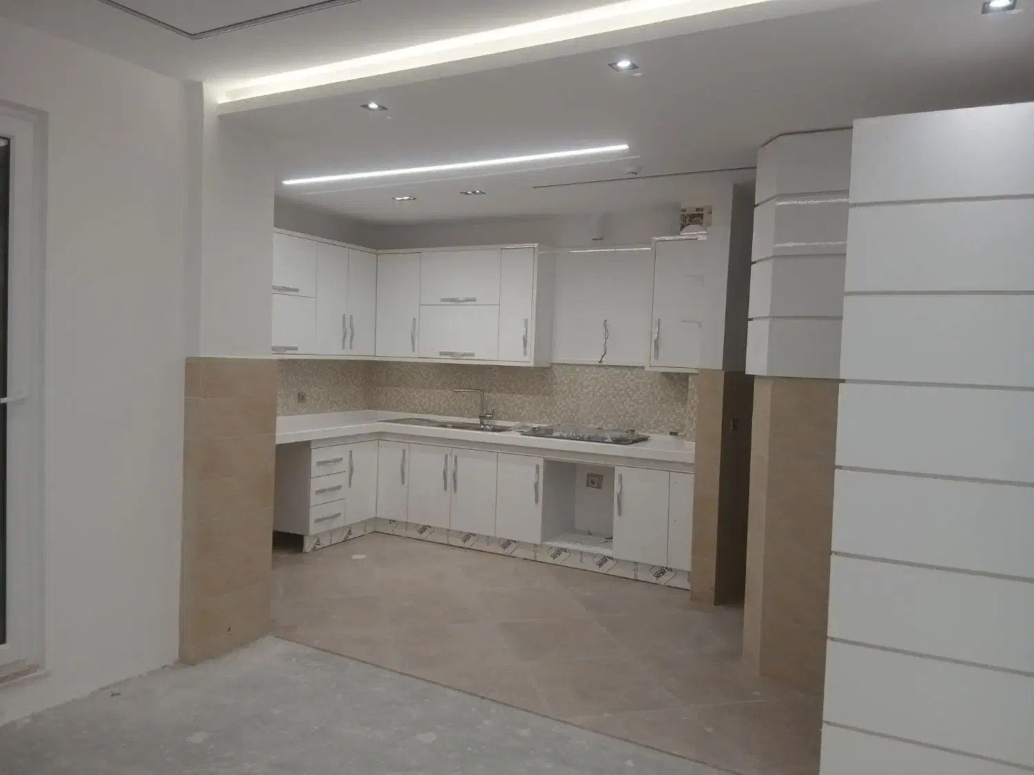 کابینت بدنه MDF درب هایگلاس (صفر) با صفحه کورین|مصالح و تجهیزات ساختمان|رشت, کاکتوس|دیوار