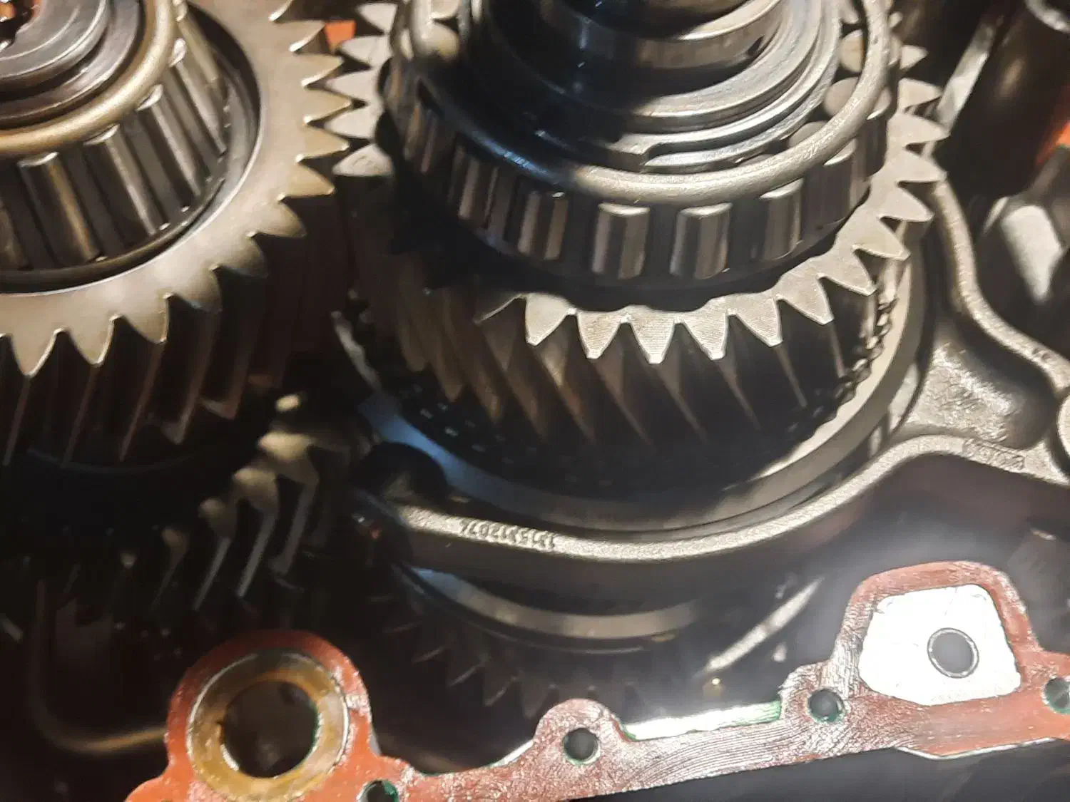 تعمیر گاه سنگین|قطعات یدکی و لوازم جانبی|خرم‌آباد, |دیوار