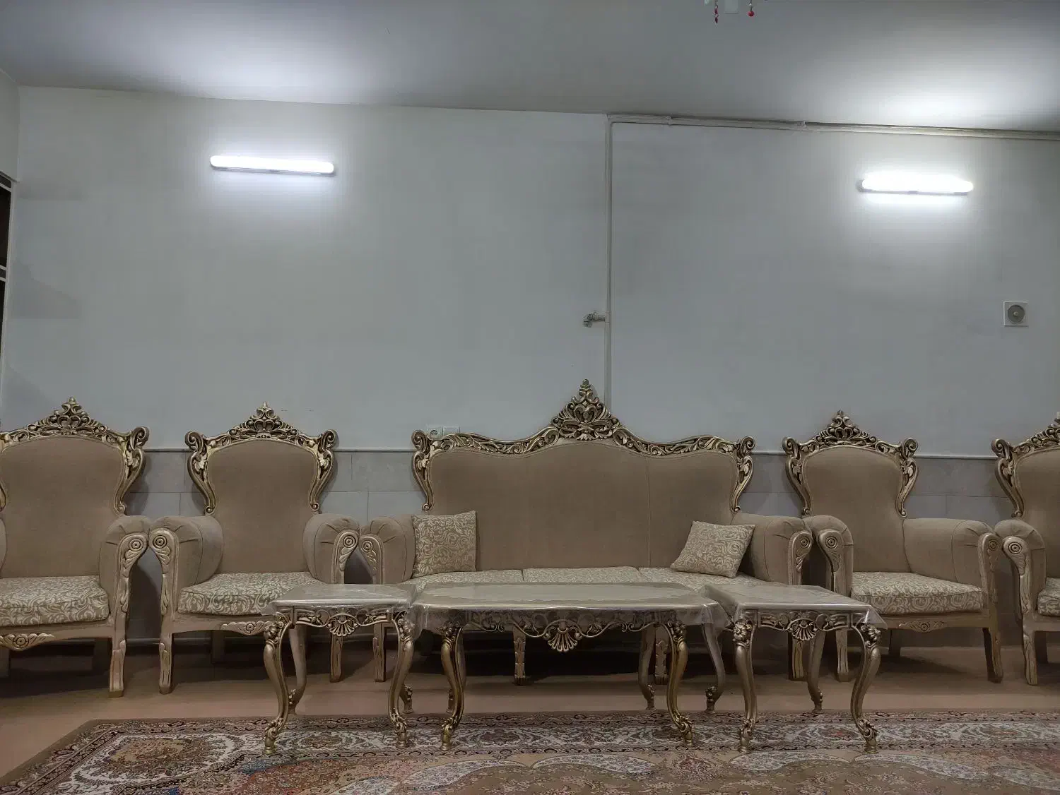 مبل سلطنتی|مبلمان خانگی و میز عسلی|قم, علی آباد سعدگان|دیوار