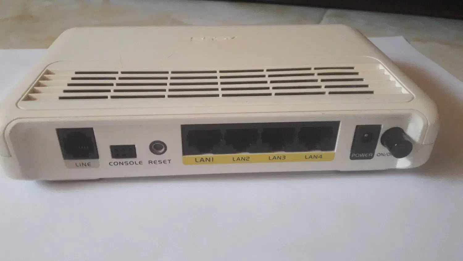 دو عدد مودم Adsl کابلی ایسوس ۴ پورت و تک پورت|مودم و تجهیزات شبکه|پرند, فاز ۶|دیوار