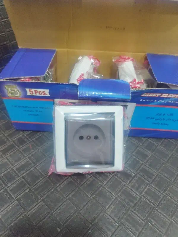 قوطی کلید پریز کناف و پریز بارانی توکار|مصالح و تجهیزات ساختمان|شیراز, گلکوب|دیوار