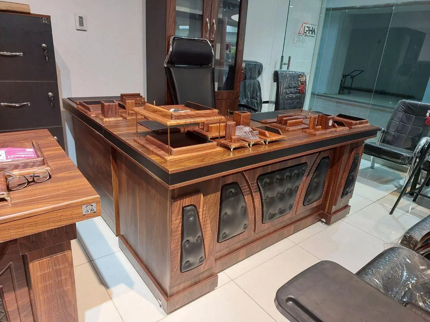 اصل میز مدیریتی ضد خش و ضد آب فرصت ویژه|مبلمان اداری|شیراز, شهرک گلستان|دیوار