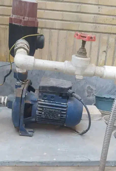 پمپ آب و مخزن|مصالح و تجهیزات ساختمان|شاهین‌شهر, خانه کارگر|دیوار