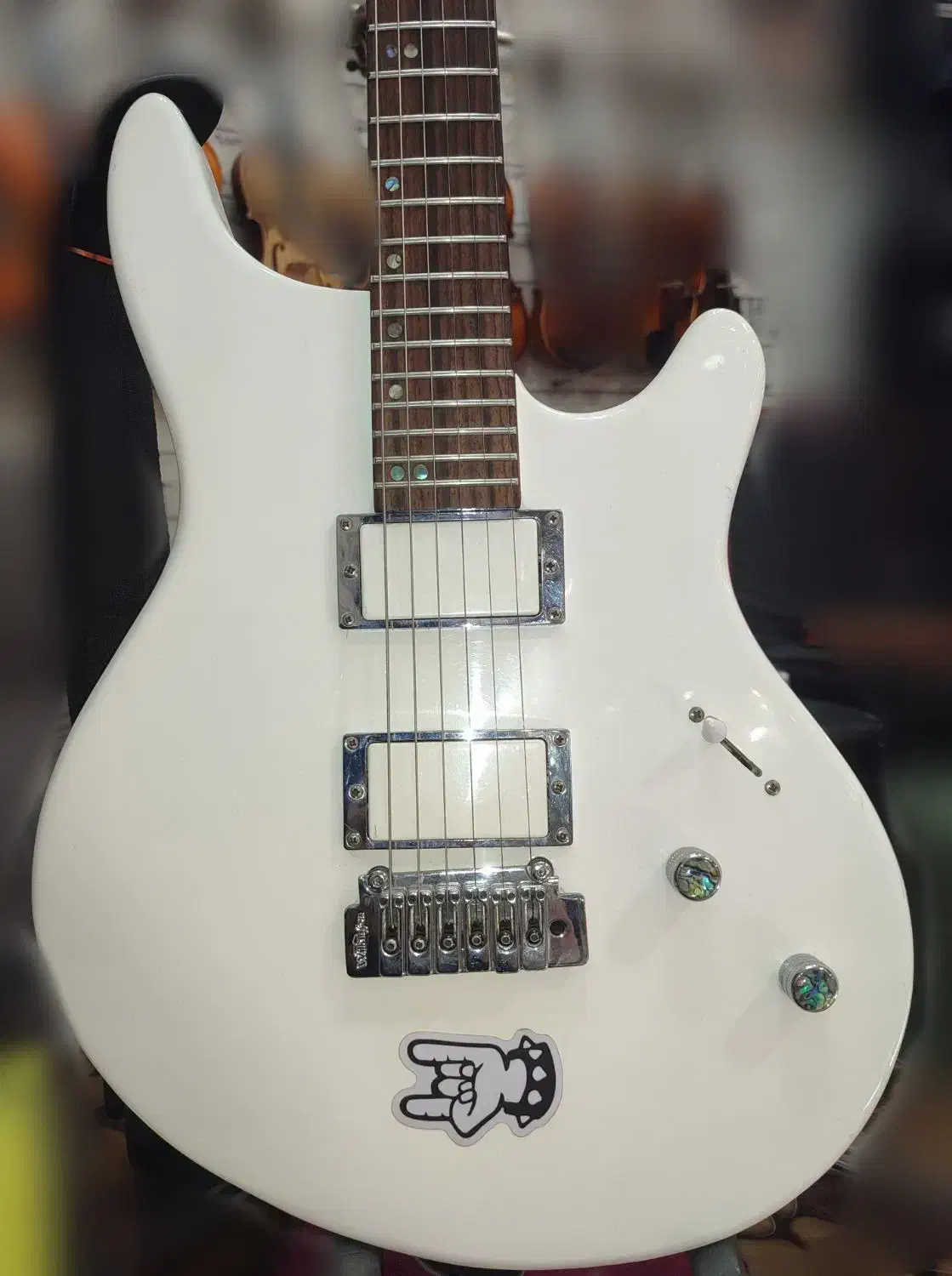 گیتار الکتریک، washburn Pro|گیتار، بیس، امپلیفایر|تبریز, |دیوار