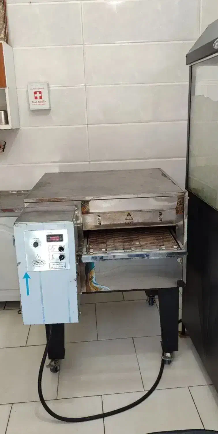 فر پیتزا|کافیشاپ و رستوران|بروجرد, |دیوار