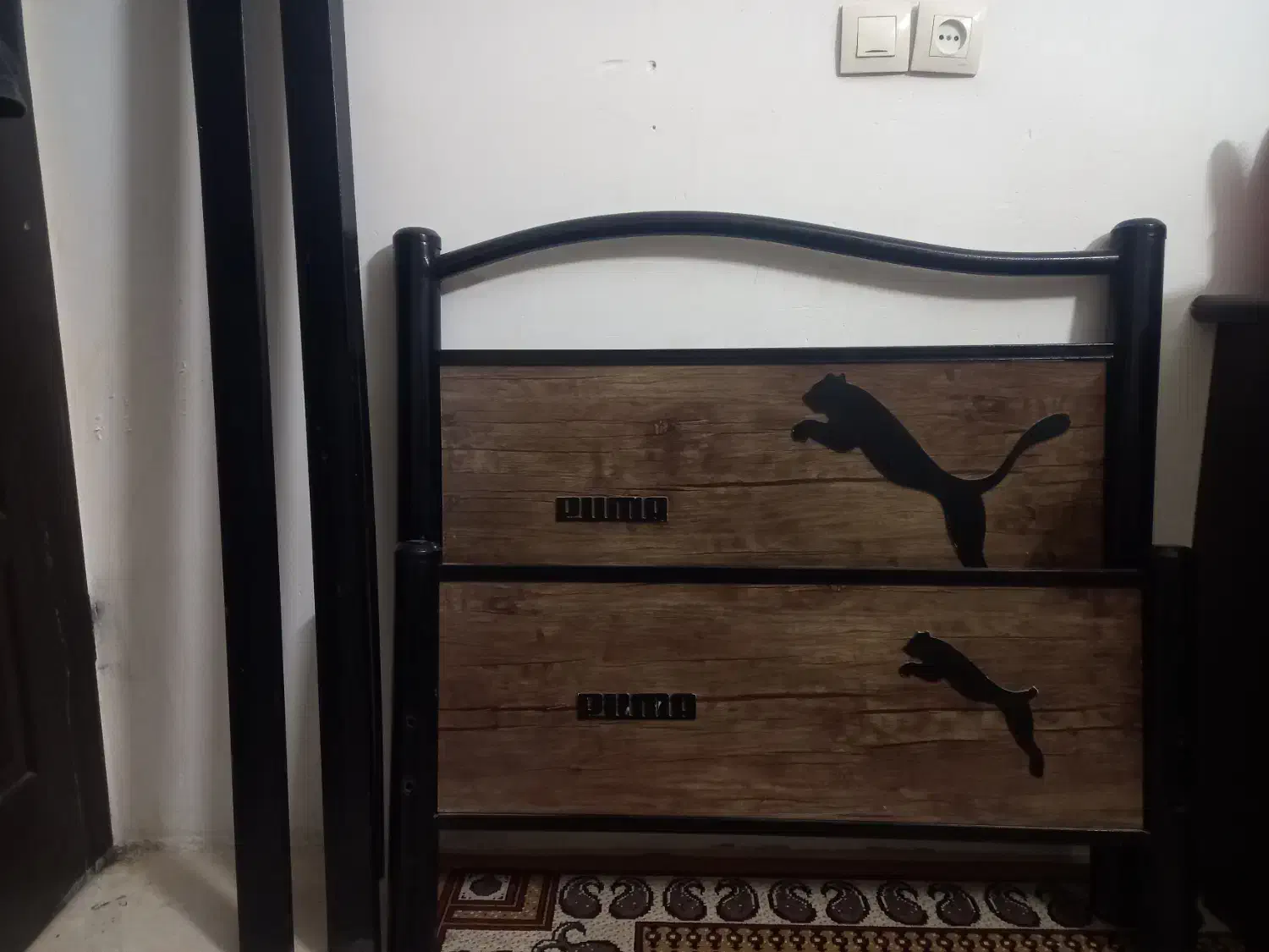 تخت یک نفره|تخت و صندلی بچه|شیراز, گلدشت معالی‌آباد|دیوار