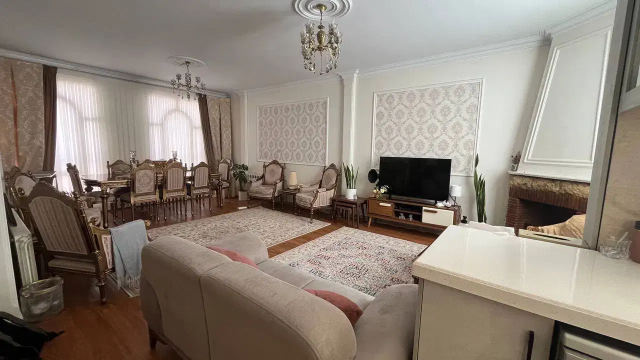 ۹۰ متر، مرزداران، لاله