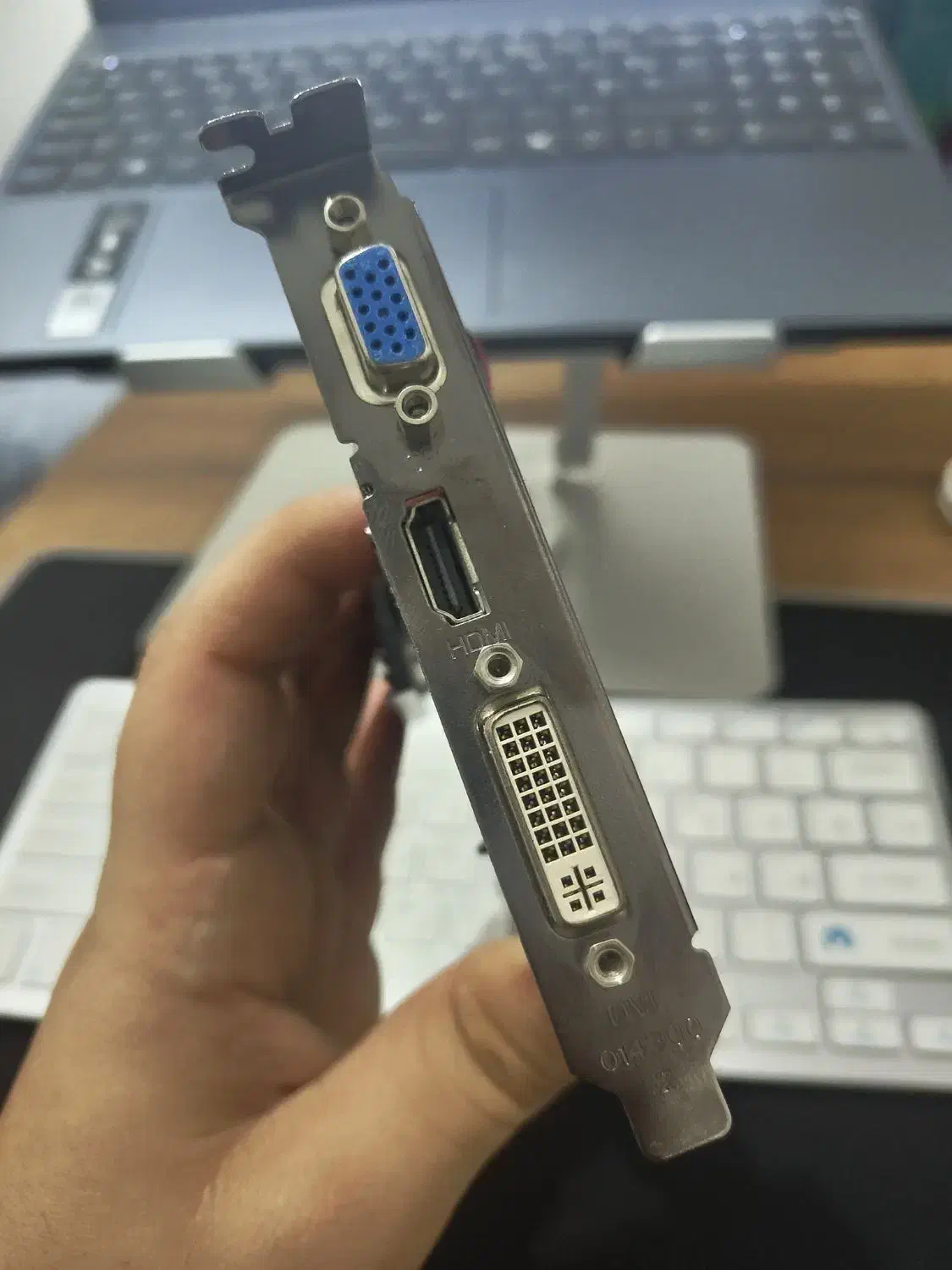 گرافیک 1 گیگابایت DDR3|قطعات و لوازم جانبی رایانه|ارومیه, |دیوار