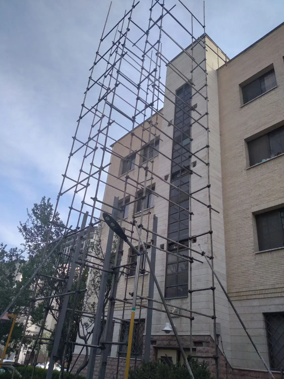 داربست فلزی شگفته|خدمات پیشه و مهارت|چهارباغ, |دیوار