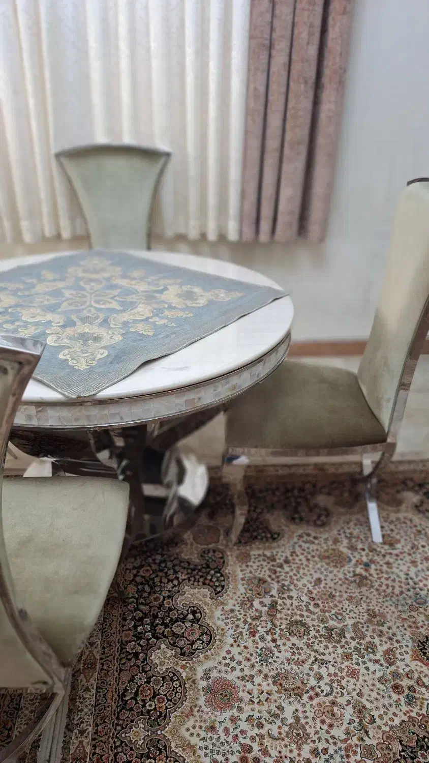 میز نهارخوری چهار نفره|میز و صندلی غذاخوری|پرند, فاز ۱|دیوار