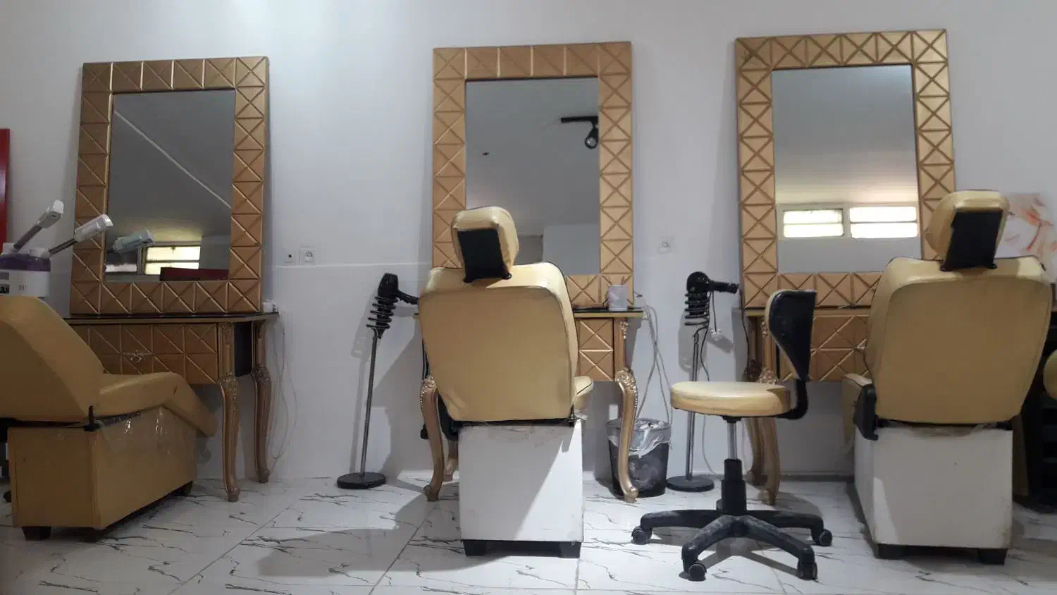 وسایل آرایشگاه|آرایشگاه و سالن‌های زیبایی|شهر بابک, |دیوار