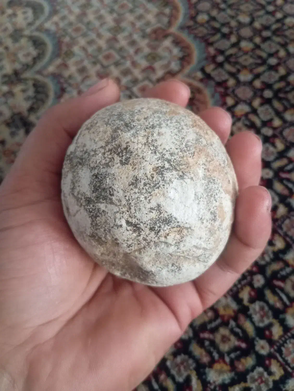 سنگ گرد بزرگ|کلکسیون اشیاء عتیقه|تهران, پامنار|دیوار