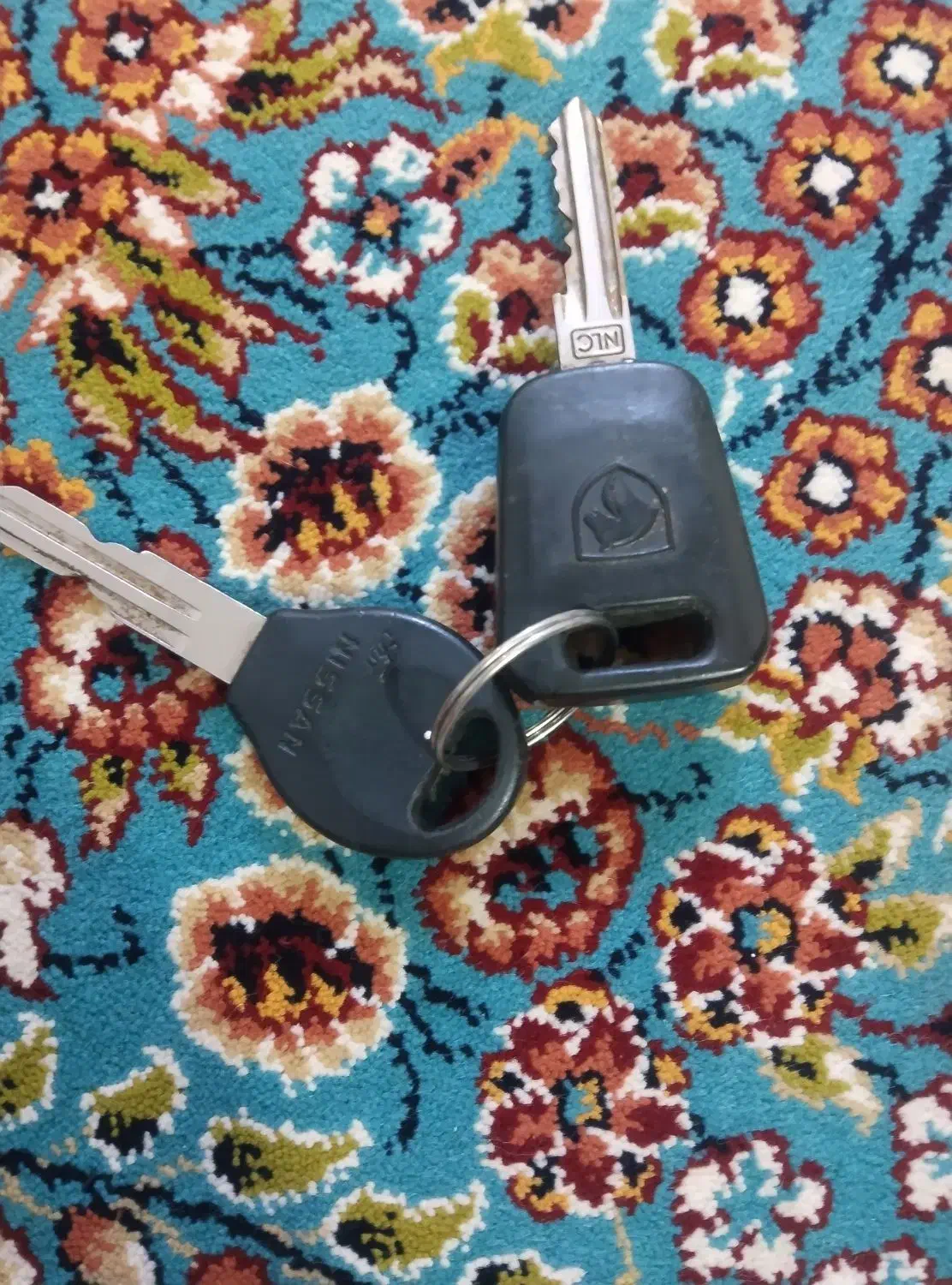 سویچ پیدا کردم|اشیا|دهگلان, |دیوار