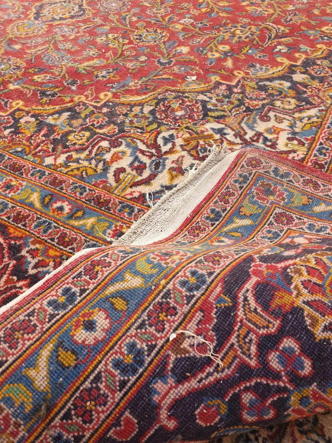 فرش دستباف کارکرده|فرش|شیراز, زرهی|دیوار