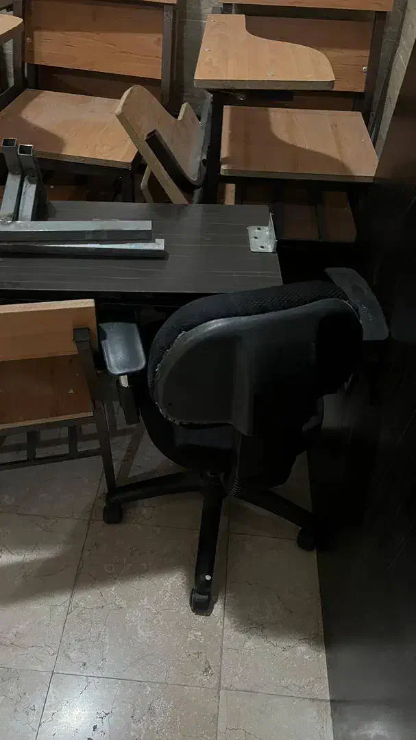 صندلی دانشجویی|صندلی و نیمکت|رباط‌کریم, نصیرشهر|دیوار