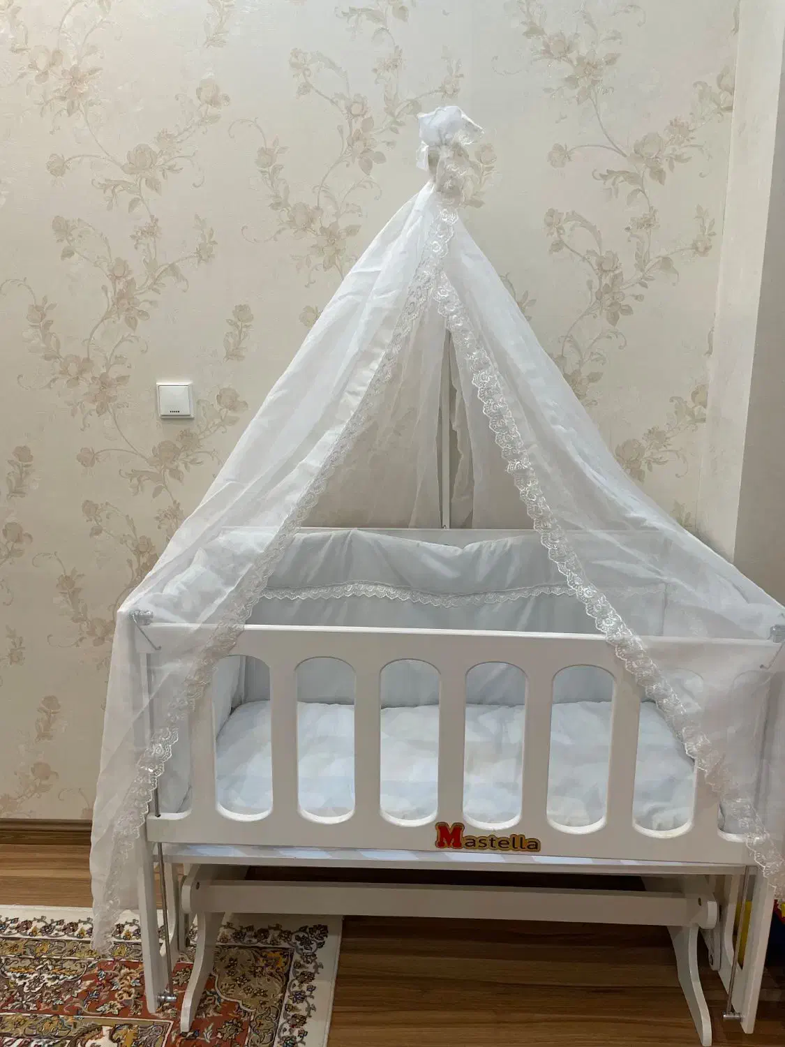 تخت(گهواره) کنار مادر|تخت و صندلی بچه|اردبیل, |دیوار