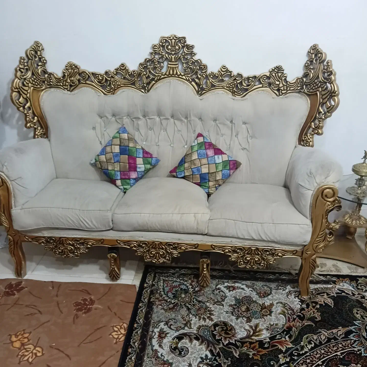 مبل سلطنتی‌با‌میز‌عسلی‌|مبلمان خانگی و میز عسلی|ورامین, خیر آباد|دیوار