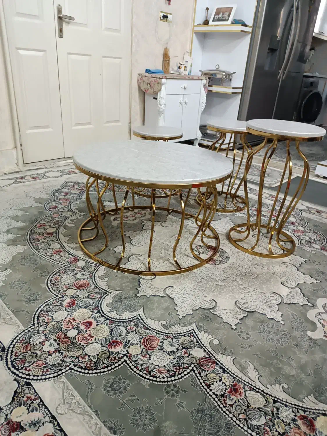 4میز کاملا نو|مبلمان خانگی و میز عسلی|بهارستان, |دیوار