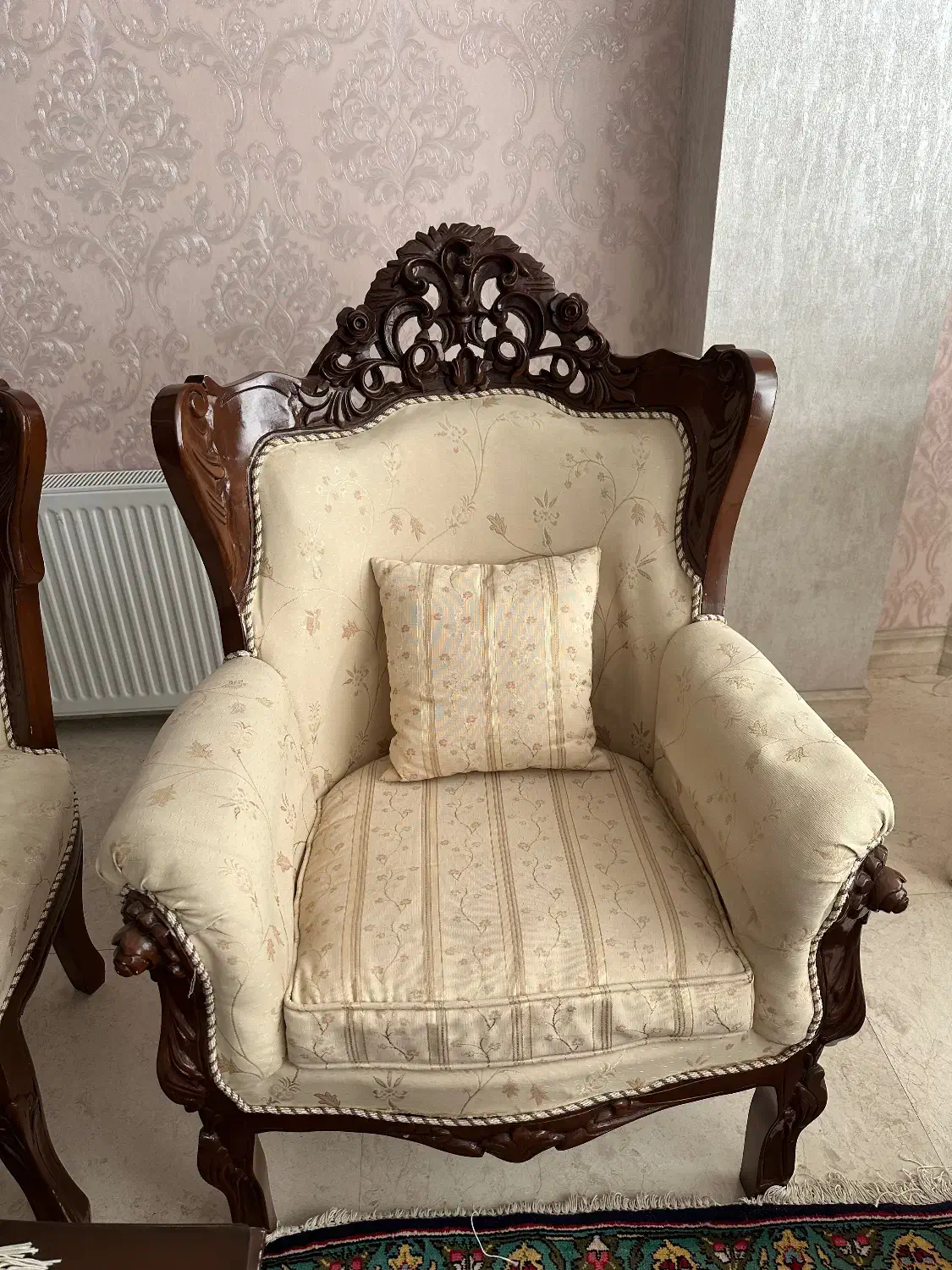 مبلمان سلطنتی نه نفره جنس چوپ گردو‌|مبلمان خانگی و میز عسلی|مراغه, |دیوار