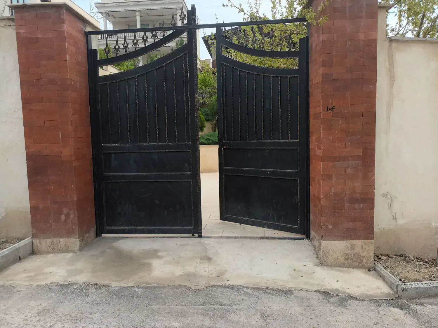 ویلا رودهن مهرآباد خورین ۵۰۰ متر ۱۷۰متر بنا|فروش خانه و ویلا|رودهن, |دیوار