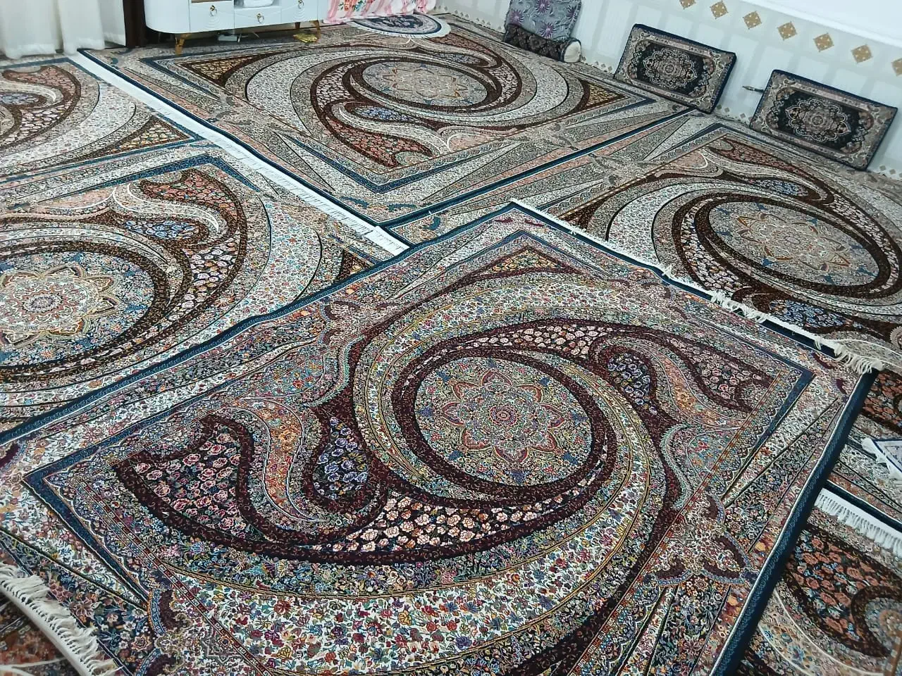 فرش کهکشانی اصلی تراکم بالا نخی|فرش|نورآباد, |دیوار