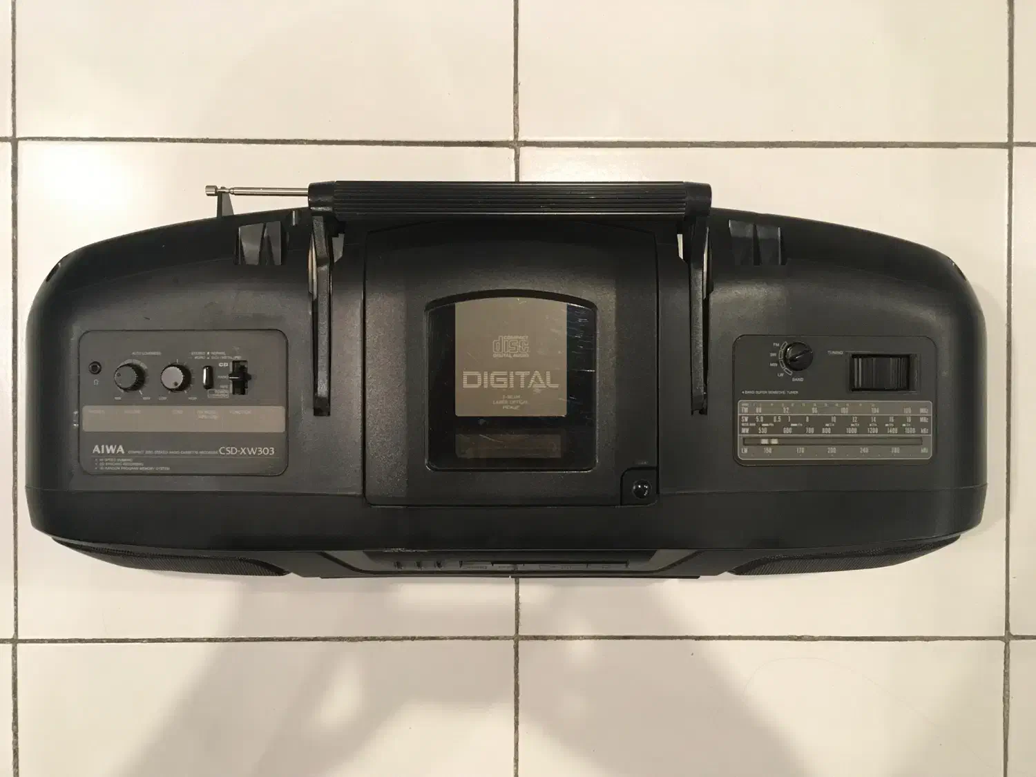 رادیو و ضبط aiwa|صوتی و تصویری|تهران, قلهک|دیوار