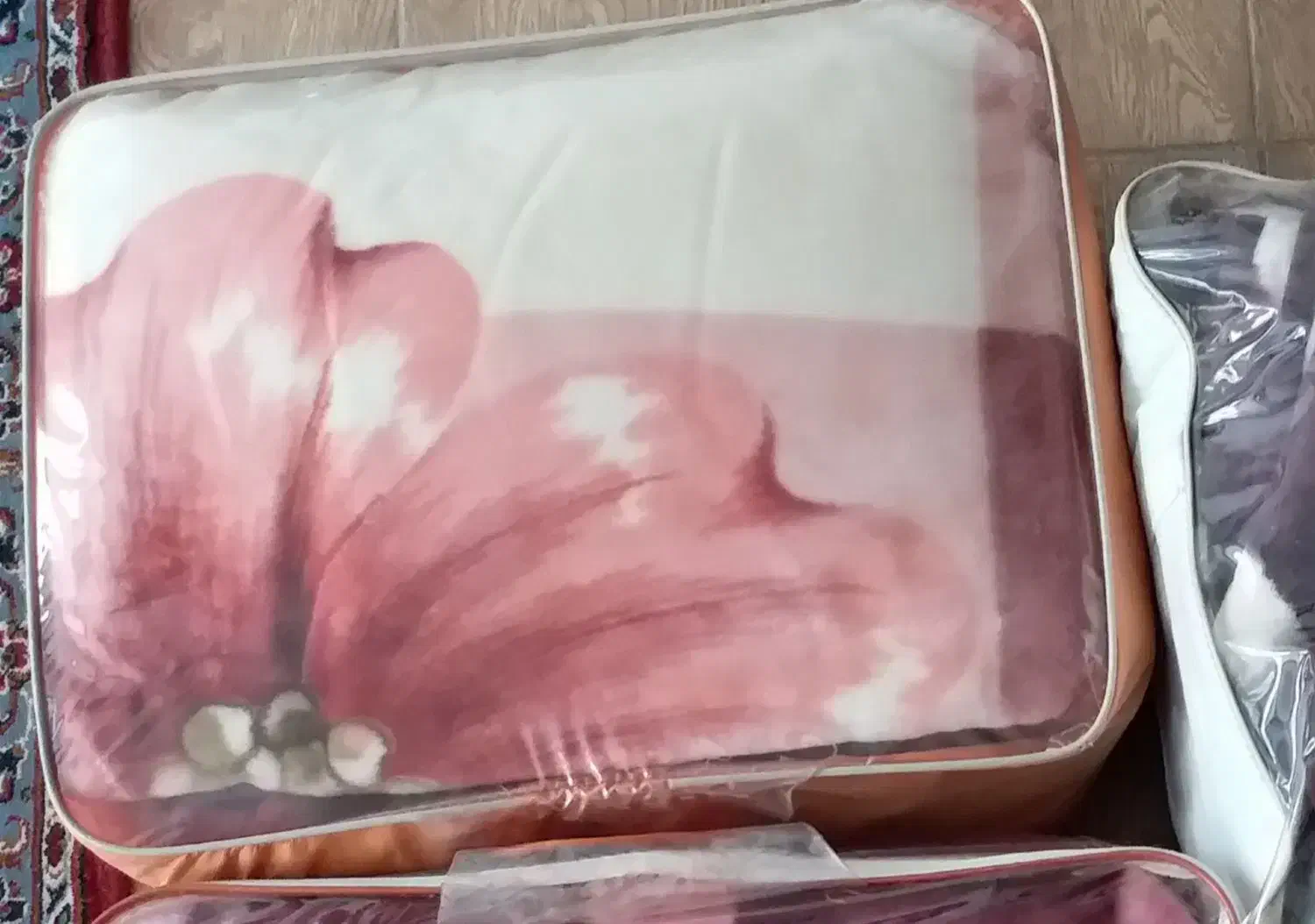 پتو گلبافت تک نفره|رختخواب، بالش، پتو|شاهینشهر, فدک|دیوار