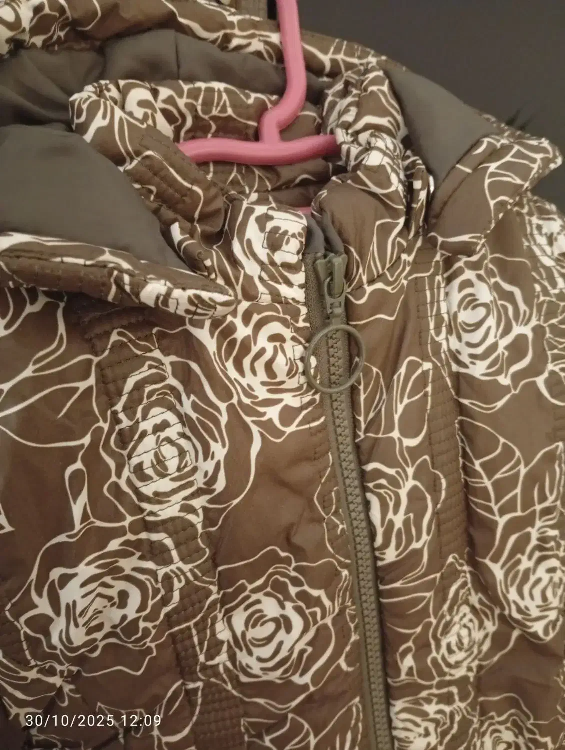 کاپشن و لباس نو|لباس|یزد, |دیوار