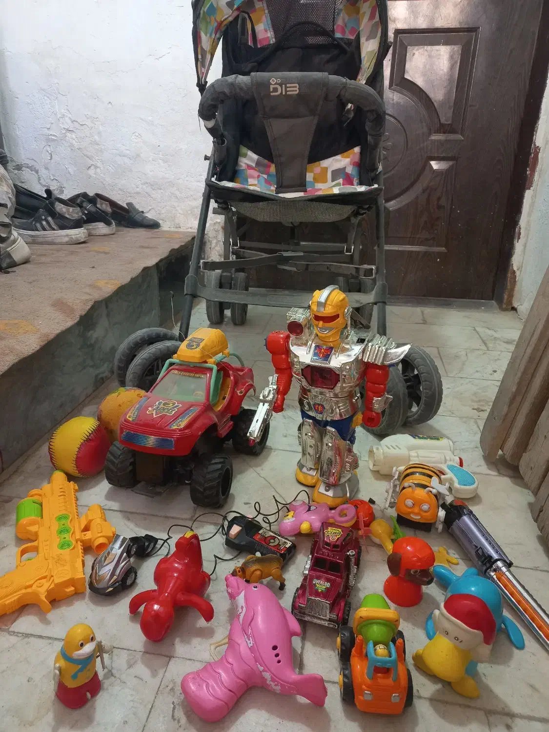 کالسکه بچه و اسباب بازی|کالسکه و لوازم جانبی|پاکدشت, حصار امیر|دیوار