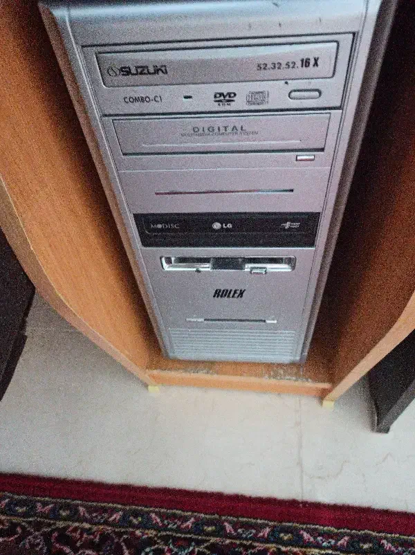 کامپیوتر رو میزی|رایانه رومیزی|طارم (زنجان), |دیوار