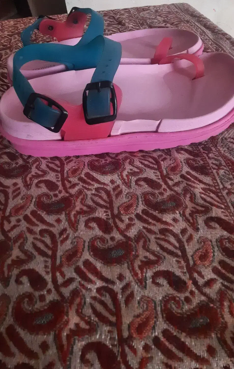 دمپای انگشتی خارجی|کیف، کفش، کمربند|شاهین‌شهر, خانه کارگر|دیوار