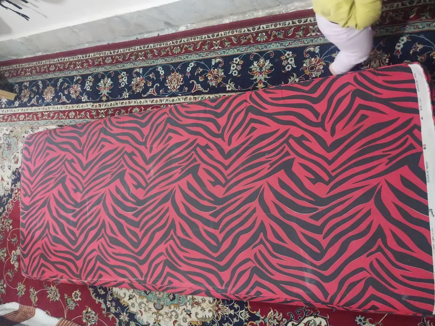 تشک تخت خواب در حد نو تمیز تمیز|تشک تختخواب|سبزوار, توحیدشهر|دیوار