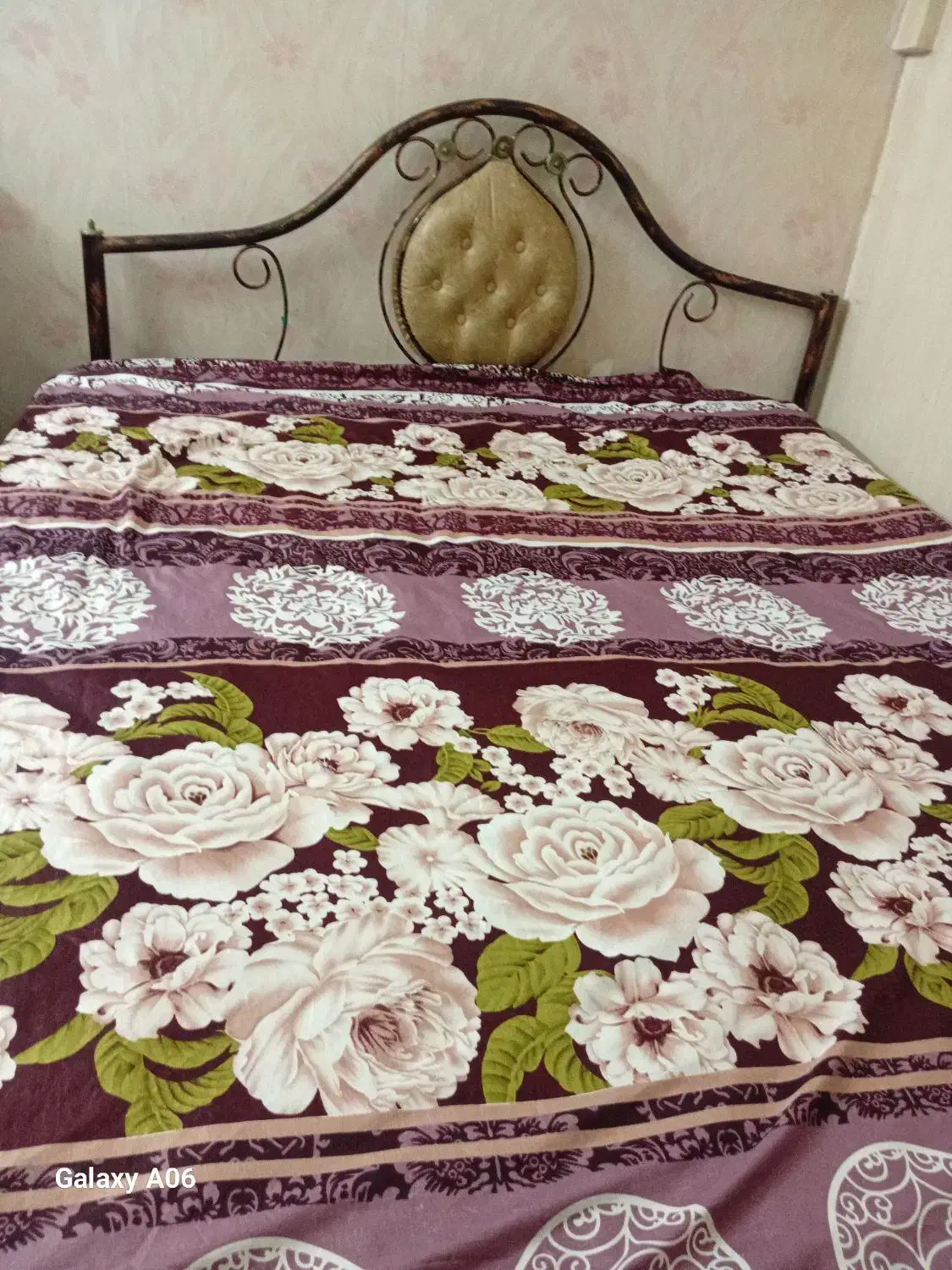 تخت دو نفره همراه با تشک ۳۰۰۰۰|تخت و سرویس خواب|مشهد, سرافرازان|دیوار