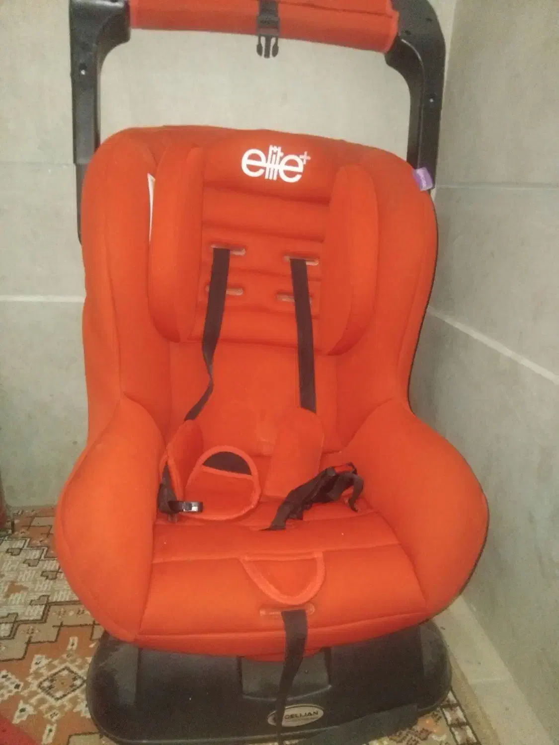 صندلی کودک|تخت و صندلی بچه|مبارکه, |دیوار