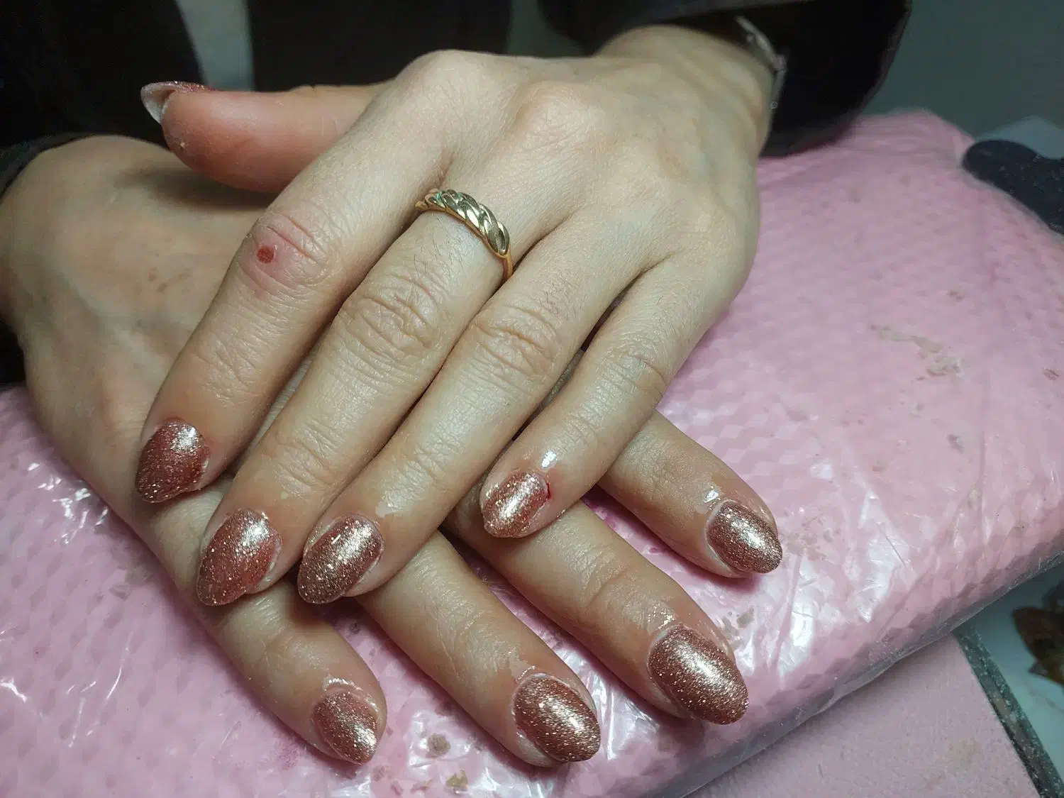 کاشت ناخن|خدمات آرایشگری و زیبایی|شاهینشهر, عطار|دیوار