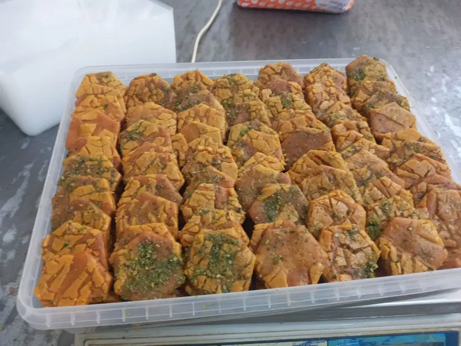 سوهان فله نباتی درجه یک|خوردنی و آشامیدنی|قم, قلعه کامکار|دیوار