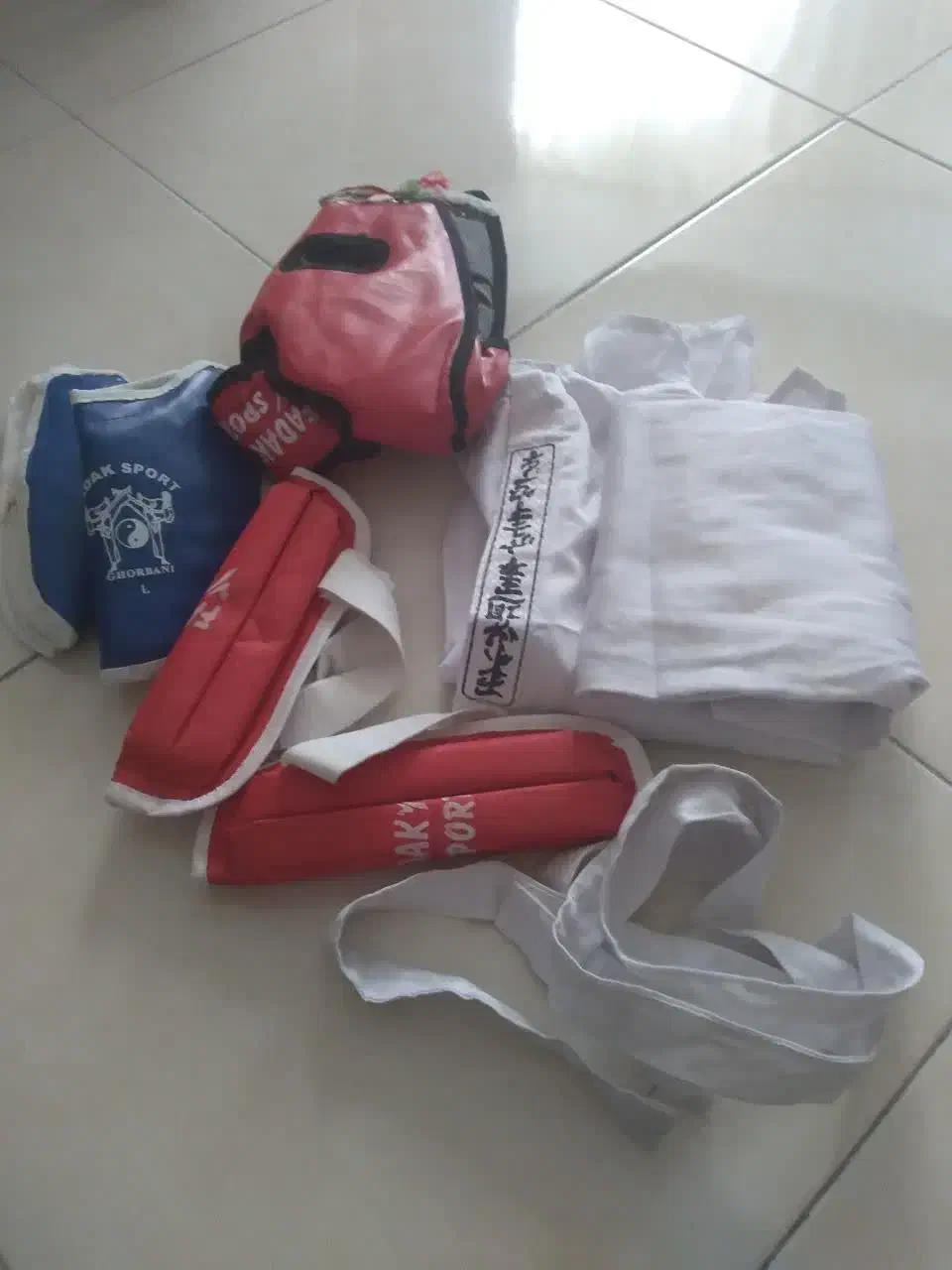 وسایل تکواندو وکارته|تجهیزات ورزشی|لاهیجان, کوی خزر|دیوار