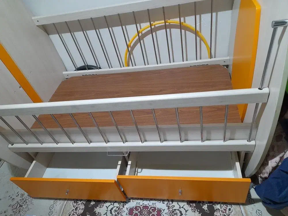 تخت کودک|تخت و سرویس خواب|آران و بیدگل, |دیوار