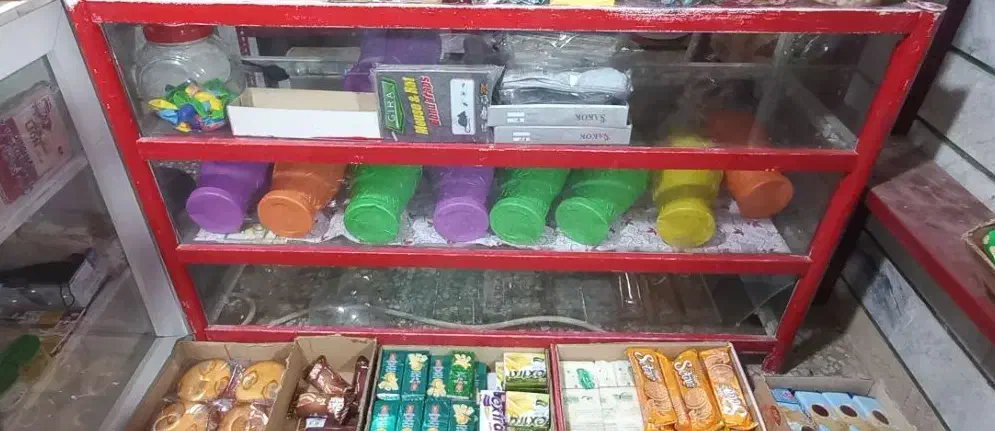 ویترین در حد نو|بوفه، ویترین، کنسول|تاکستان, |دیوار