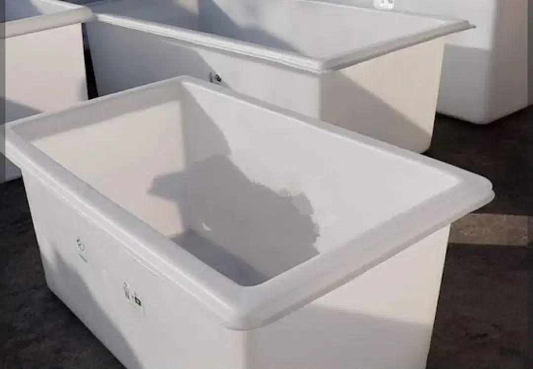 وان پلاستیکی ۱۰۰۰ لیتری بزرگ سالم|ظروف نگهدارنده، پلاستیکی، یک‌بارمصرف|سنندج, |دیوار