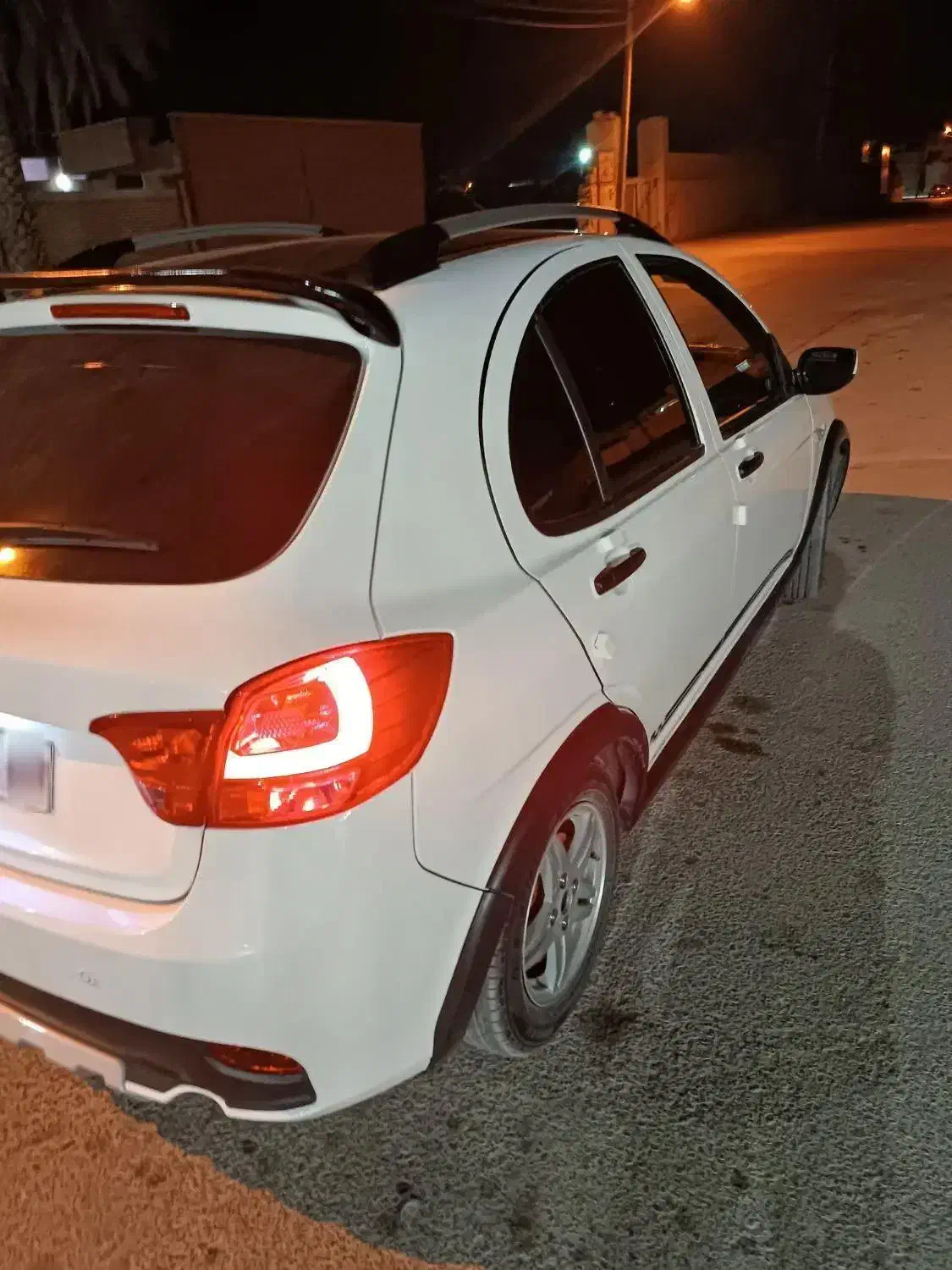 کوئیکRسفید مشکی|خودرو سواری و وانت|شیراز, فرگاز|دیوار