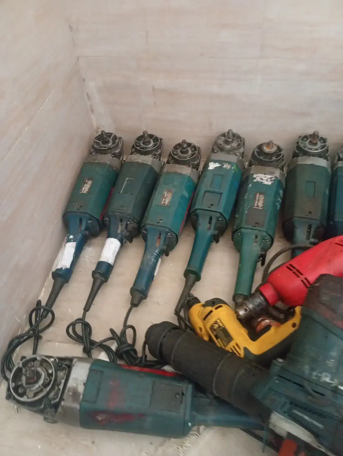 دستگاه های برقی|ابزارآلات|شیراز, کوشک میدان|دیوار