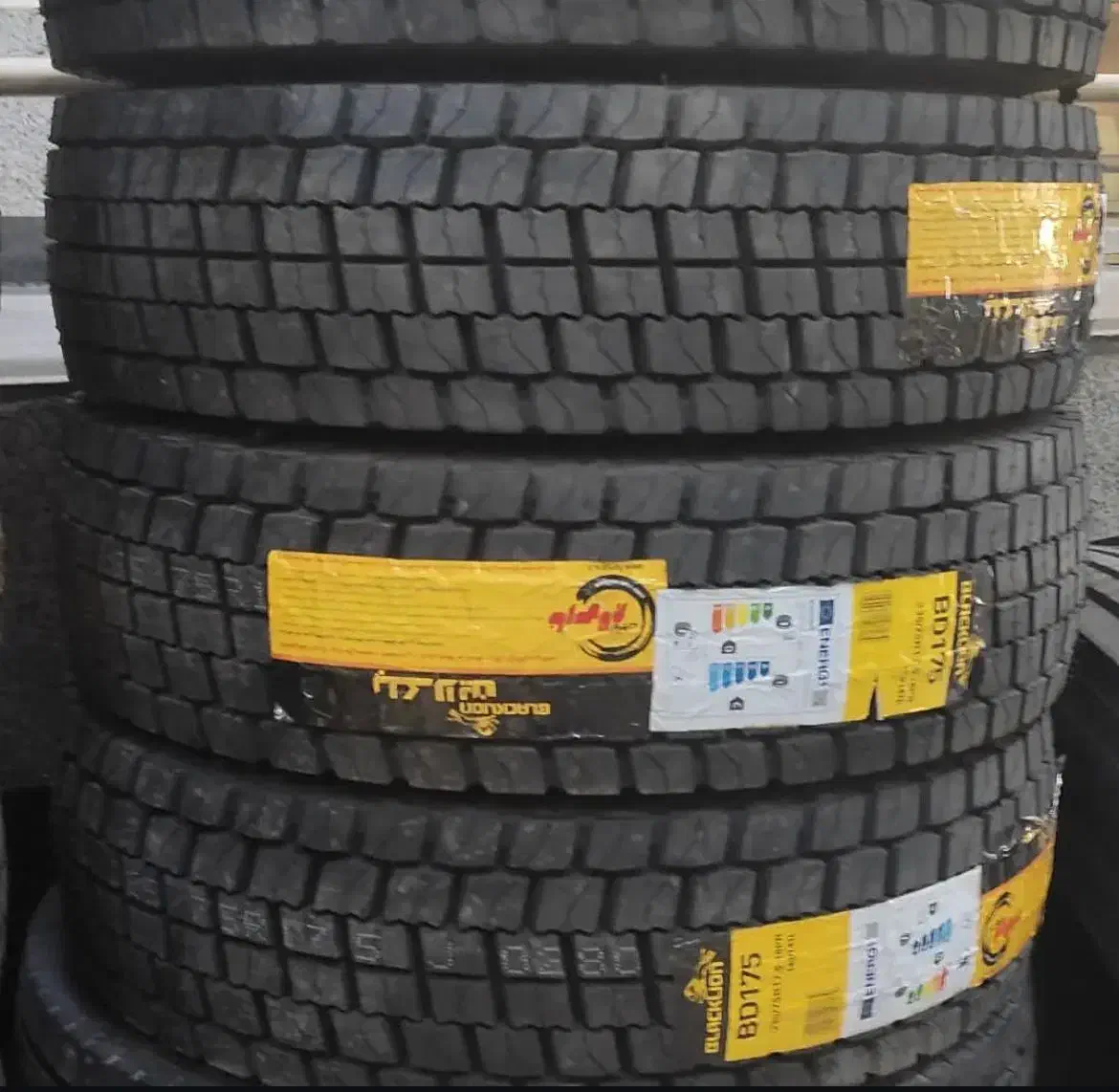 رینک لاستیک .نیسان .خاور .مینی بوس .|قطعات یدکی و لوازم جانبی|تبریز, |دیوار