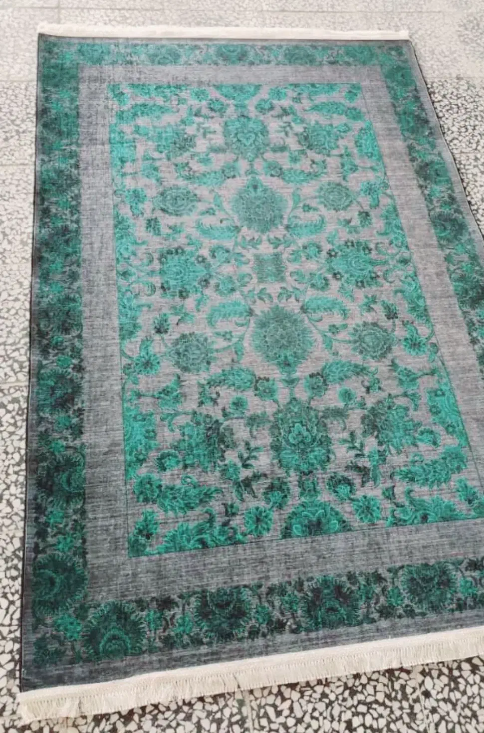 فرشینه یاس|فرش|رشت, دروازه لاکان|دیوار