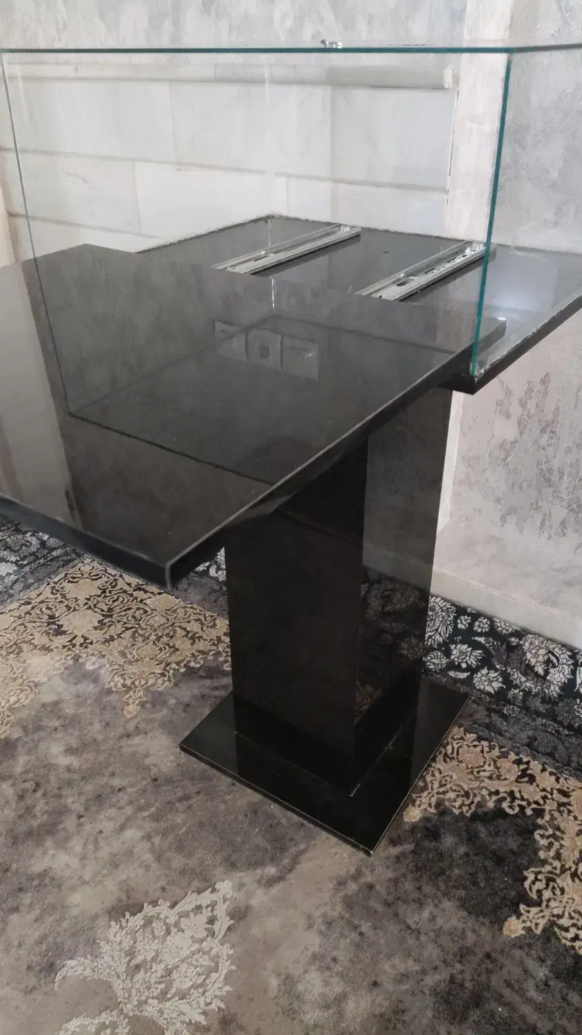 ویترین و میز جواهرات و اکسسوری|بوفه، ویترین، کنسول|قم, باجک یک|دیوار