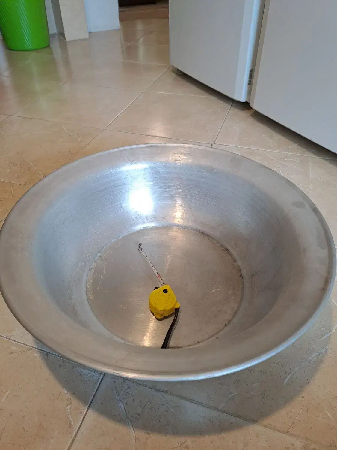 دیگ رویی|ظروف پخت‌وپز|ساری, |دیوار