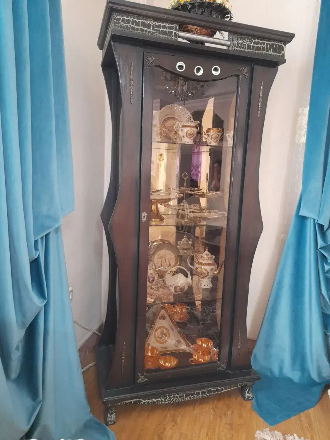 بوفه|بوفه، ویترین، کنسول|رشت, رشتیان|دیوار