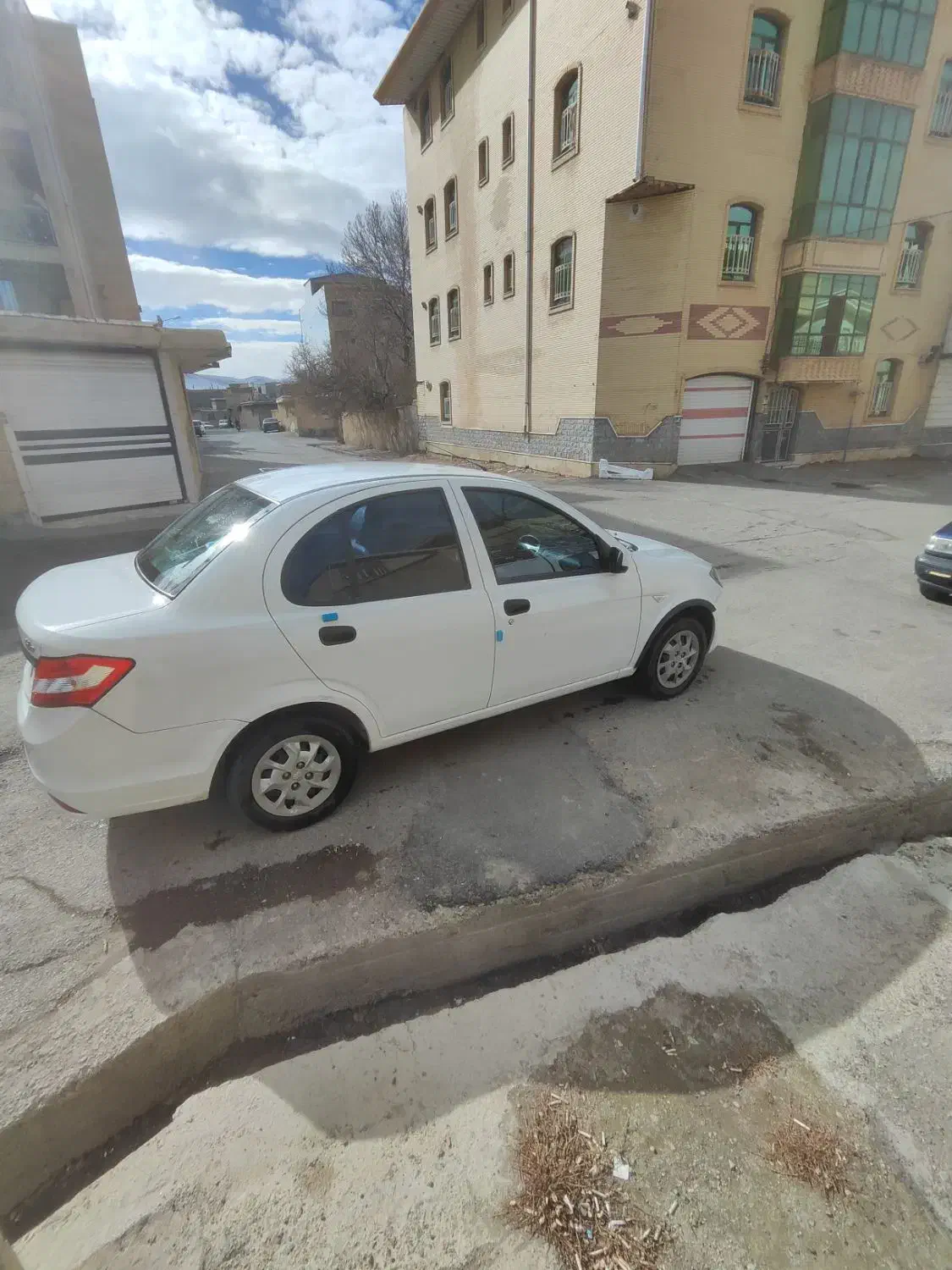 ساینا 1401|خودرو سواری و وانت|الیگودرز, |دیوار