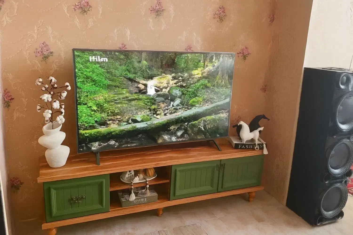 میز تلویزیون مدرن|میز تلویزیون|میانه, |دیوار